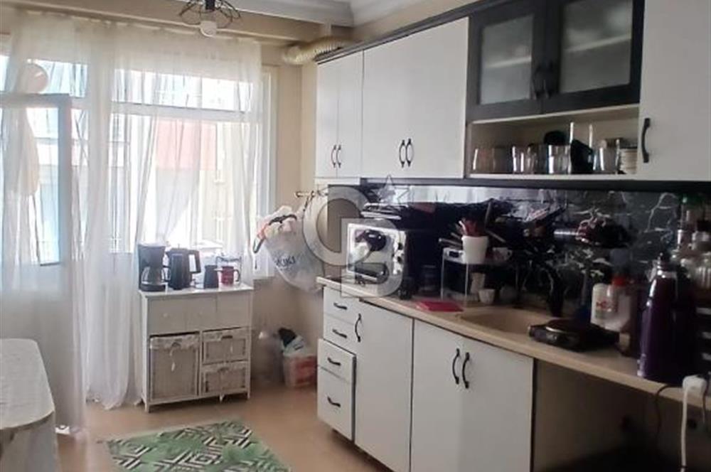 ESENYURT ÜÇEVLERDE METROYA YAKIN 6+2 GENİŞ AİLE DAİRESİ
