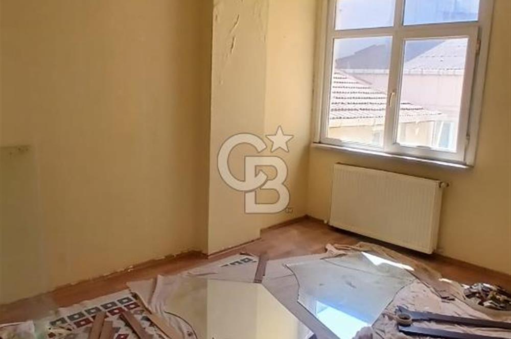 ESENYURT ÜÇEVLERDE METROYA YAKIN 6+2 GENİŞ AİLE DAİRESİ