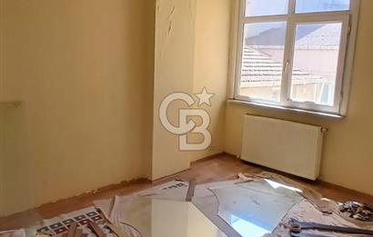 ESENYURT ÜÇEVLERDE METROYA YAKIN 6+2 GENİŞ AİLE DAİRESİ