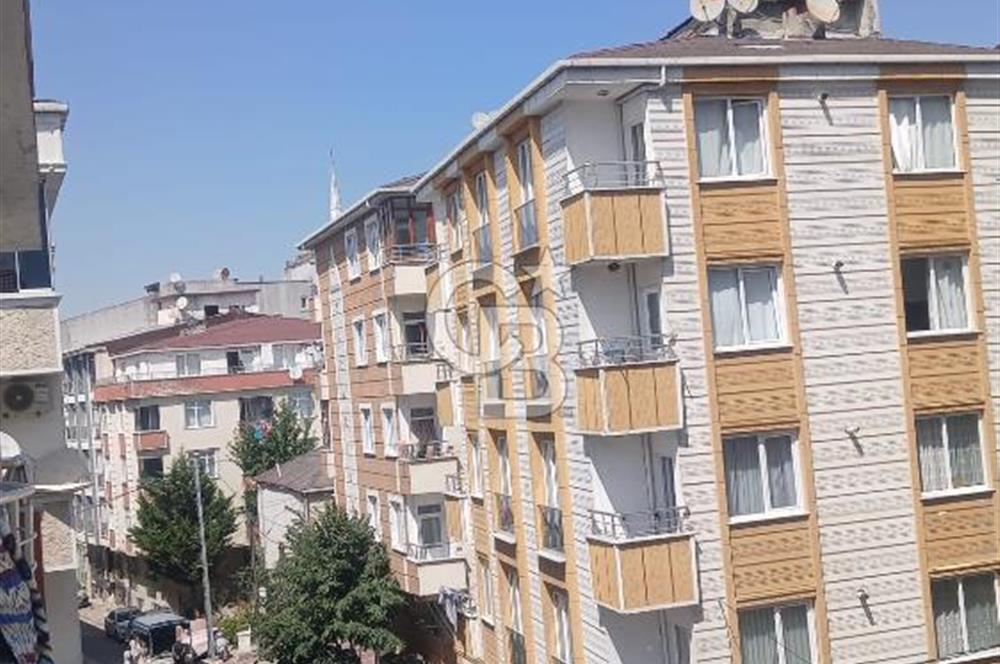 ESENYURT ÜÇEVLERDE METROYA YAKIN 6+2 GENİŞ AİLE DAİRESİ