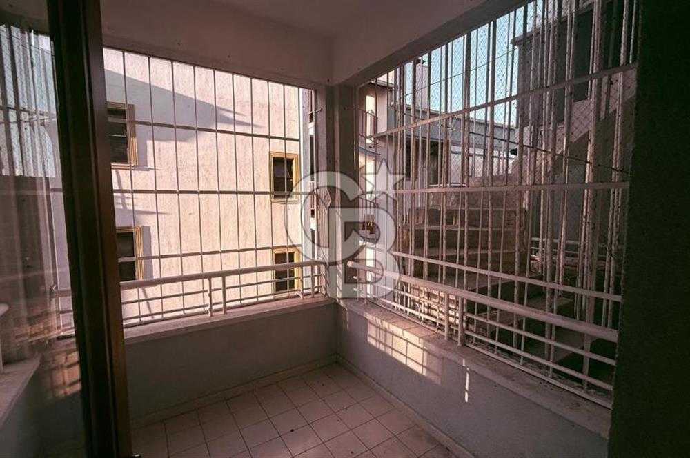 YILDIZEVLER MAHALLESİN'DE 709.SOKAK SATILIK DAİRE