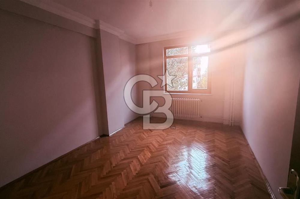 YILDIZEVLER MAHALLESİN'DE 709.SOKAK SATILIK DAİRE