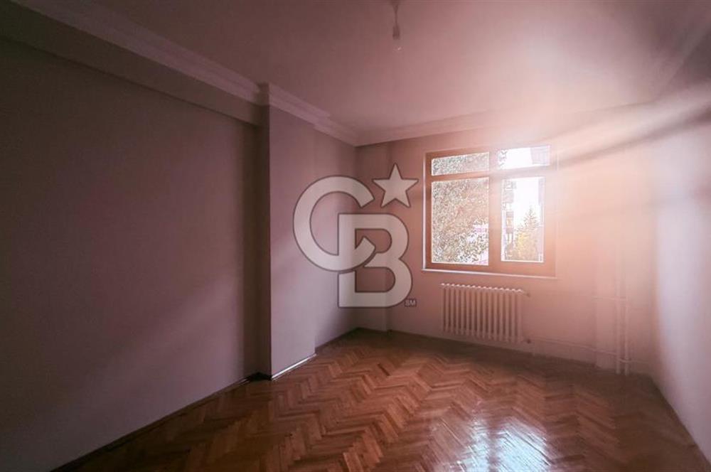 YILDIZEVLER MAHALLESİN'DE 709.SOKAK SATILIK DAİRE