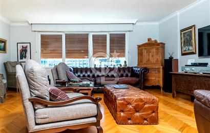 İzmir Alsancak'ta Merkezi Konumda 3+1 Geniş Daire Satılık