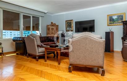 İzmir Alsancak'ta Merkezi Konumda 3+1 Geniş Daire Satılık