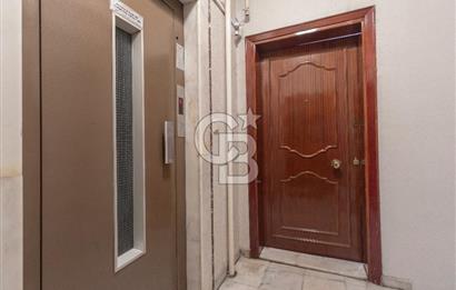 Suadiye’de Sahile Yakın Satılık 3+1 Şömineli Geniş Daire