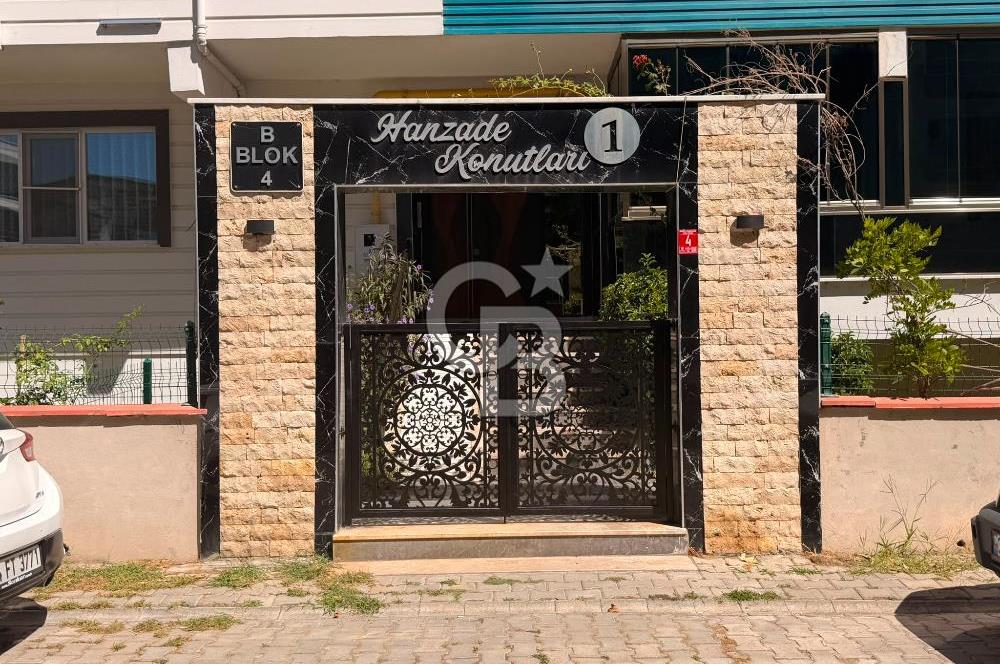 AKÇAY İKİZÇAY DA HANZADE KONAKLARINDA GENİŞ 1+1 SATILIK DAİRE