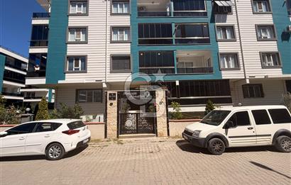AKÇAY İKİZÇAY DA HANZADE KONAKLARINDA GENİŞ 1+1 SATILIK DAİRE