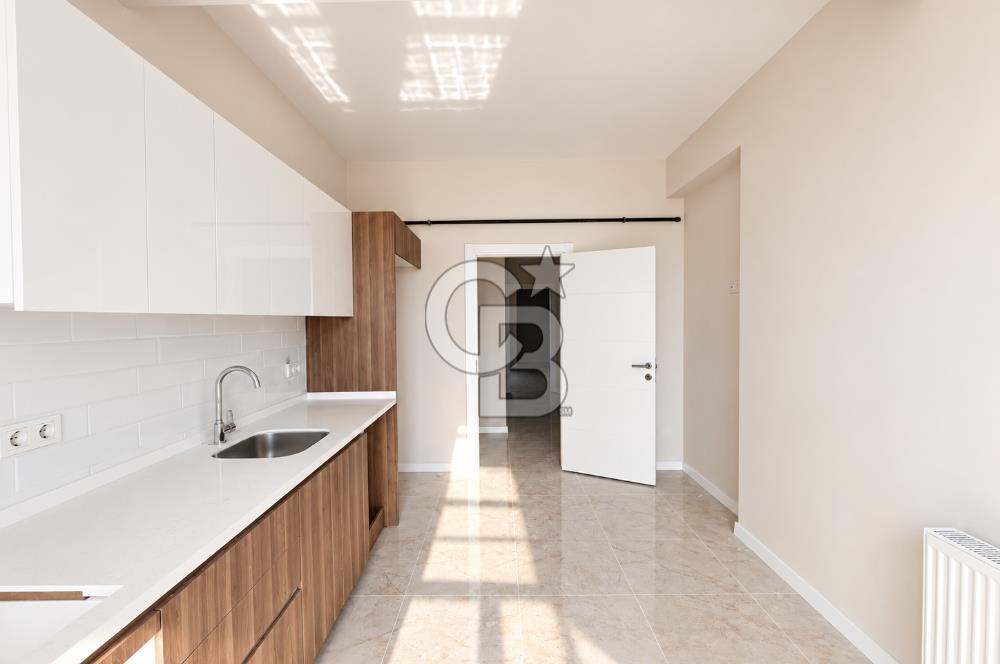 MALTEPE ESENKENT' TE ADALAR MANZARALI SİTE İÇİ SIFIR 4+1 SATILIK DAİRE