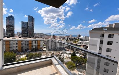 MALTEPE ESENKENT' TE ADALAR MANZARALI SİTE İÇİ SIFIR 4+1 SATILIK DAİRE