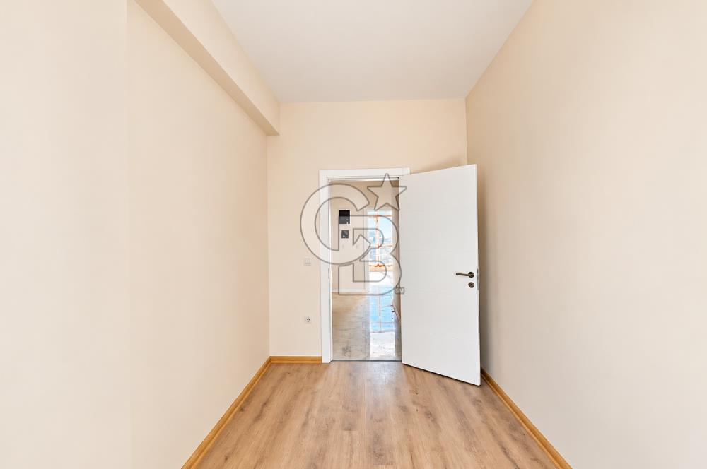 MALTEPE ESENKENT' TE ADALAR MANZARALI SİTE İÇİ SIFIR 4+1 SATILIK DAİRE