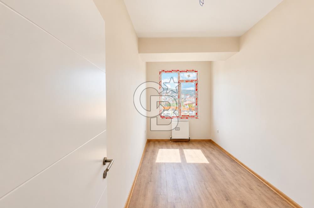 MALTEPE ESENKENT' TE ADALAR MANZARALI SİTE İÇİ SIFIR 4+1 SATILIK DAİRE