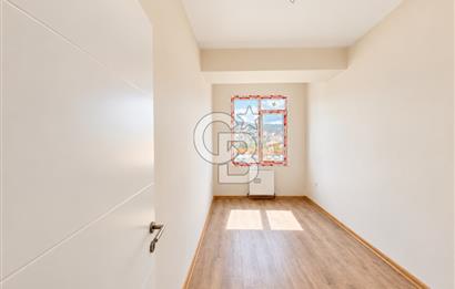MALTEPE ESENKENT' TE ADALAR MANZARALI SİTE İÇİ SIFIR 4+1 SATILIK DAİRE