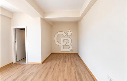 MALTEPE ESENKENT' TE ADALAR MANZARALI SİTE İÇİ SIFIR 4+1 SATILIK DAİRE