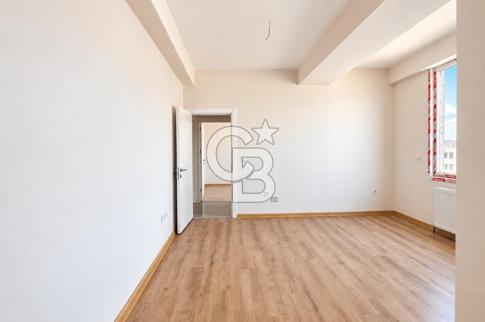 MALTEPE ESENKENT' TE ADALAR MANZARALI SİTE İÇİ SIFIR 4+1 SATILIK DAİRE