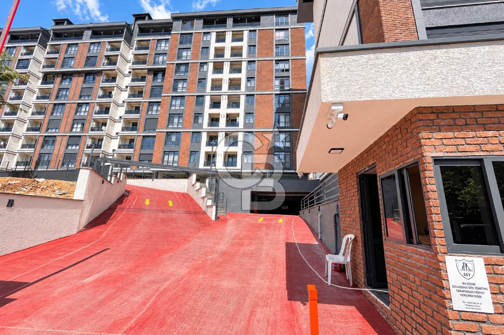 MALTEPE ESENKENT' TE ADALAR MANZARALI SİTE İÇİ SIFIR 4+1 SATILIK DAİRE