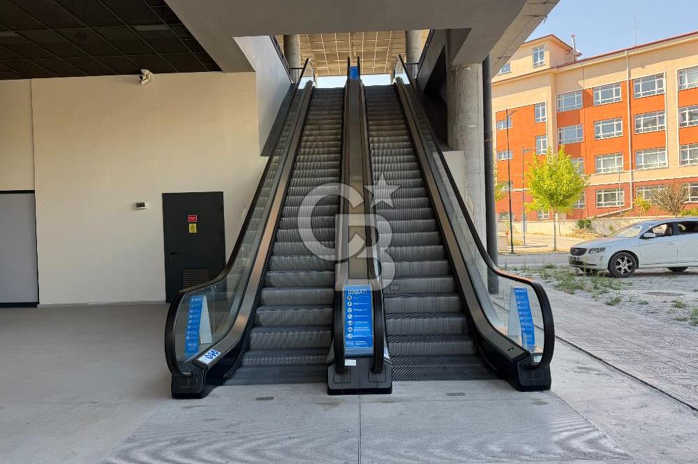 İSKİTLER İTFAİYE ÇARŞISI PLAZA KATINDA SATILIK LÜKS OFİS