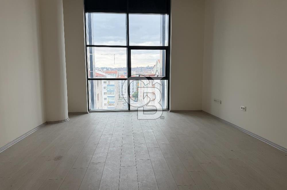 İSKİTLER İTFAİYE ÇARŞISI PLAZA KATINDA SATILIK LÜKS OFİS