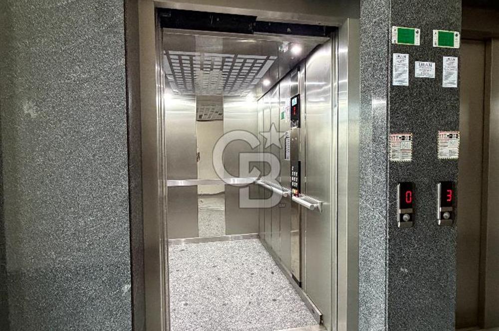 İSKİTLER İTFAİYE ÇARŞISI PLAZA KATINDA SATILIK LÜKS OFİS