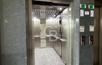 İSKİTLER İTFAİYE ÇARŞISI PLAZA KATINDA SATILIK LÜKS OFİS