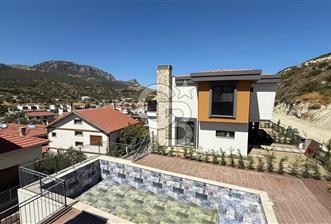 Karaburun Saip'te Satılık 3+1 Lüks Tripleks Villa - 1 - 373016