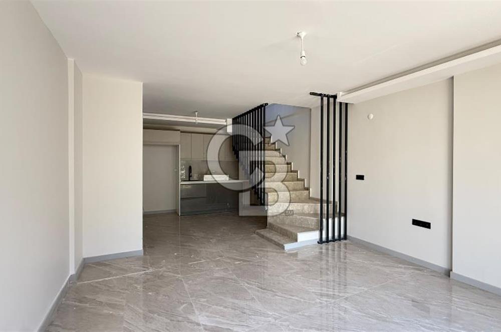 Karaburun Saip'te Satılık 3+1 Lüks Tripleks Villa