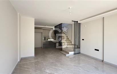 Karaburun Saip'te Satılık 3+1 Lüks Tripleks Villa