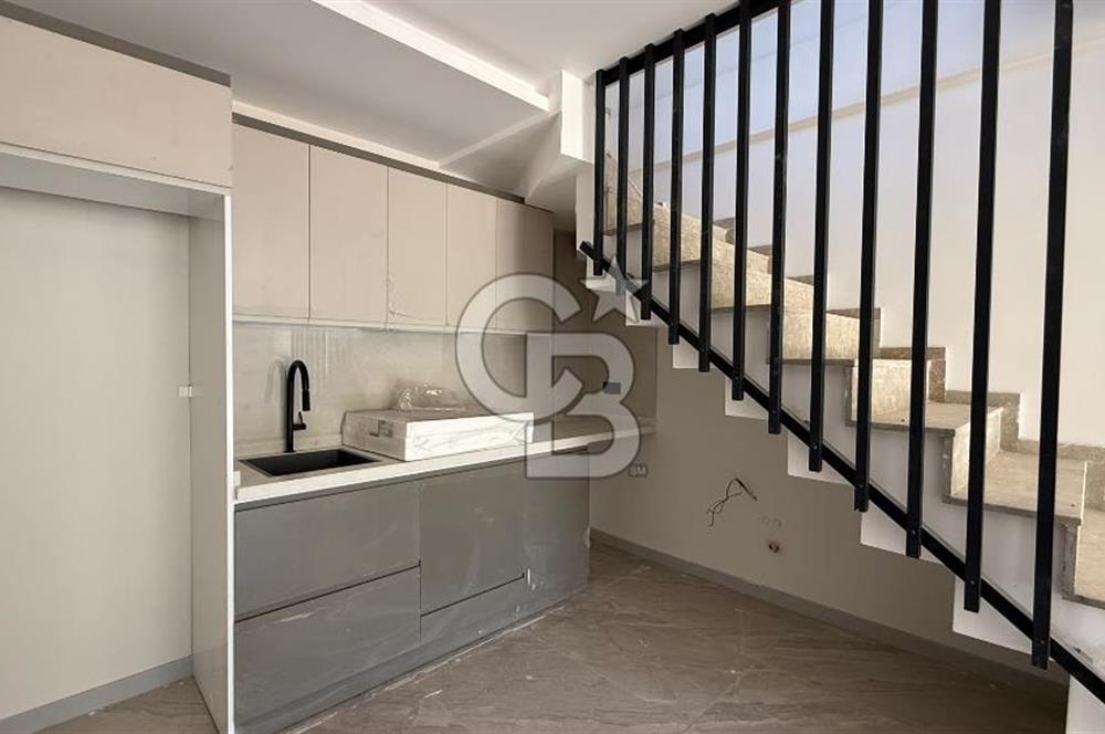 Karaburun Saip'te Satılık 3+1 Lüks Tripleks Villa