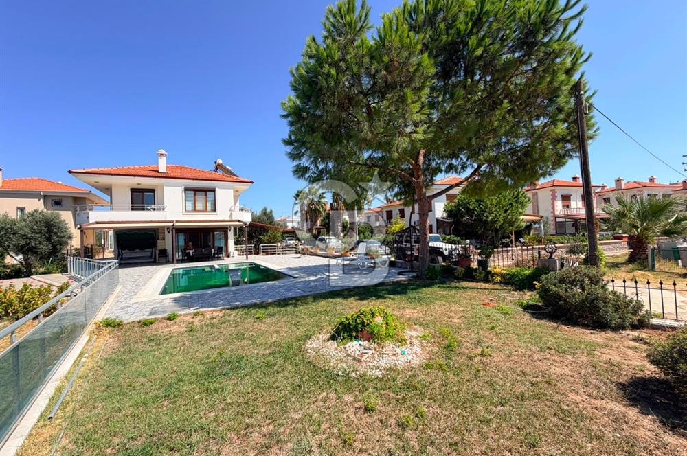 CUNDA ADASINDA DENİZE SIFIR,ÖZEL HAVUZLU VE OTOPARKLI 3+1 VİLLA