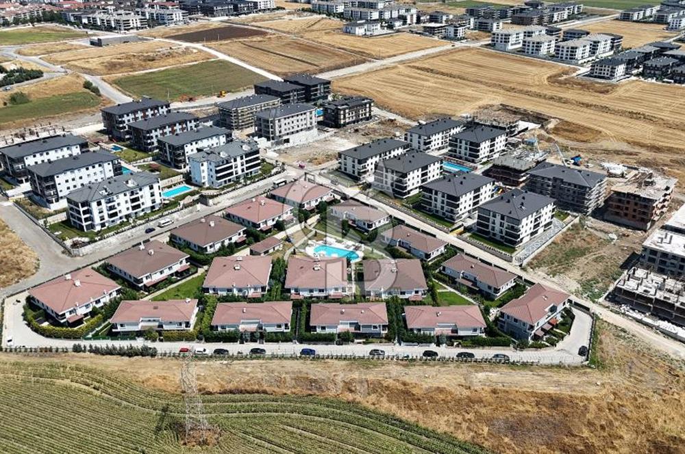 ZAFER MAH. IHLAMUR VİLLALARI SİTESİNDE SATILIK VİLLA