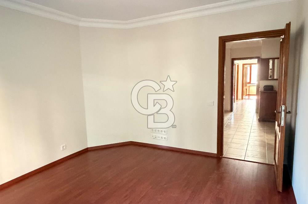 Üsküdar Altunizade Mah. Çamlık Sitesinde 4+1 Kiralık Daire