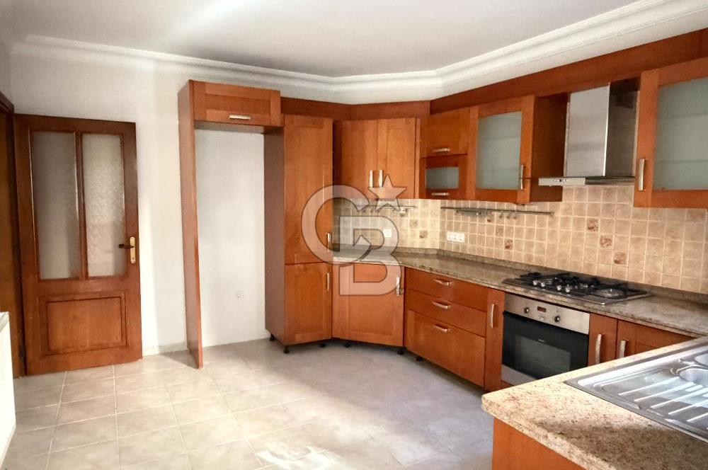 Üsküdar Altunizade Mah. Çamlık Sitesinde 4+1 Kiralık Daire