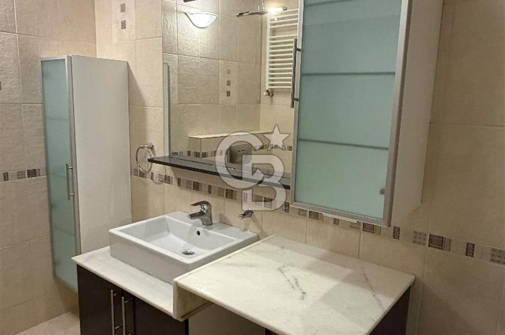 Üsküdar Altunizade Mah. Çamlık Sitesinde 4+1 Kiralık Daire