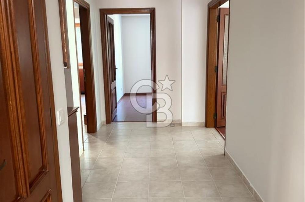 Üsküdar Altunizade Mah. Çamlık Sitesinde 4+1 Kiralık Daire