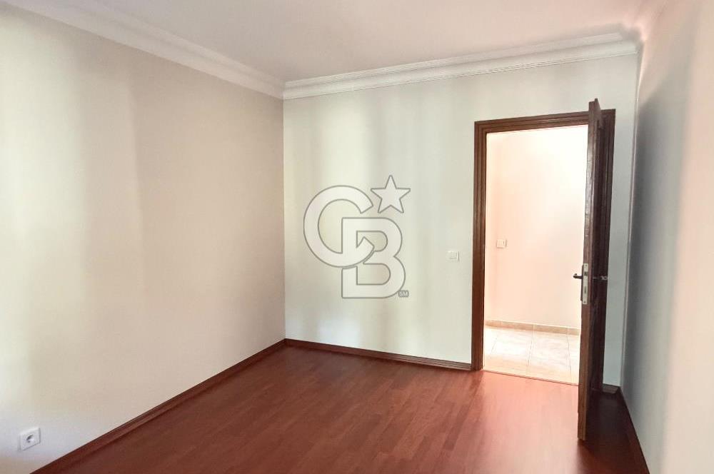Üsküdar Altunizade Mah. Çamlık Sitesinde 4+1 Kiralık Daire