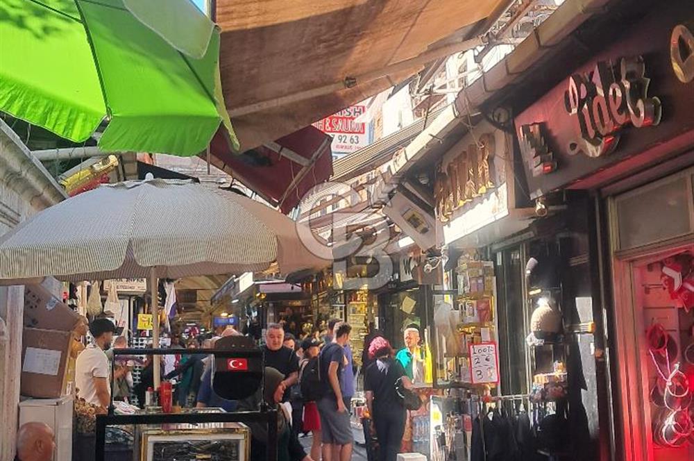 Kapalı Çarşı Girişinde, Prestijli, Satılık Depolu Dükkan