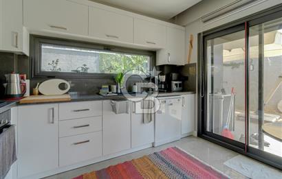 ÇEŞME MUSALLADA ÖNÜ AÇIK | 180 M² NET | GENİŞ HAVUZLU VİLLA