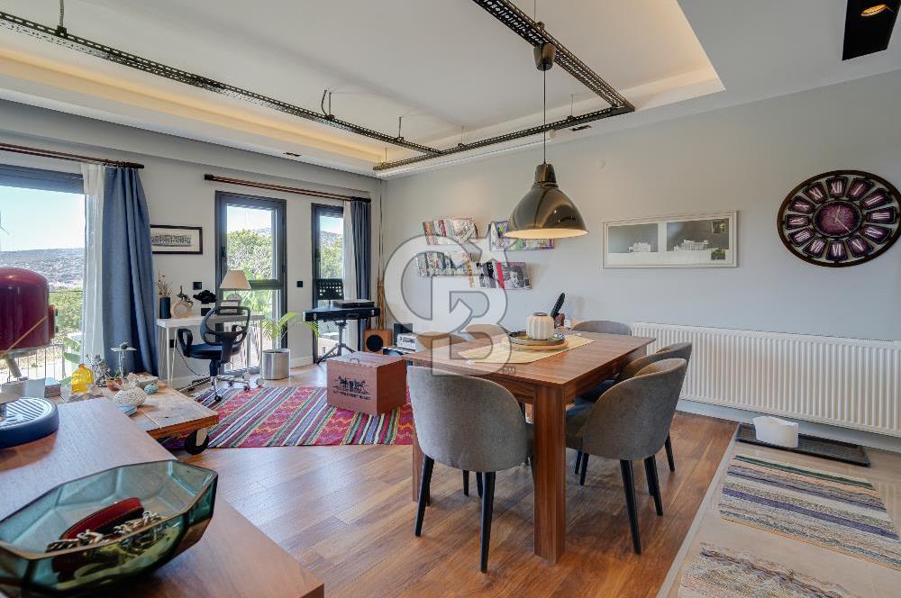 ÇEŞME MUSALLADA ÖNÜ AÇIK | 180 M² NET | GENİŞ HAVUZLU VİLLA