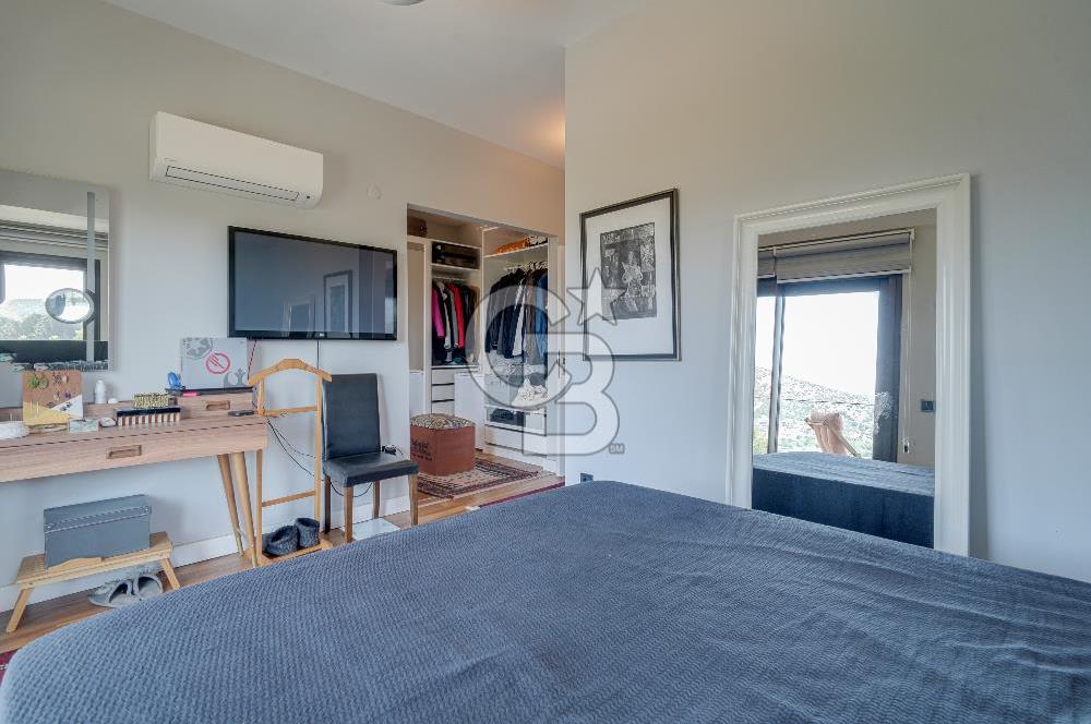 ÇEŞME MUSALLADA ÖNÜ AÇIK | 180 M² NET | GENİŞ HAVUZLU VİLLA
