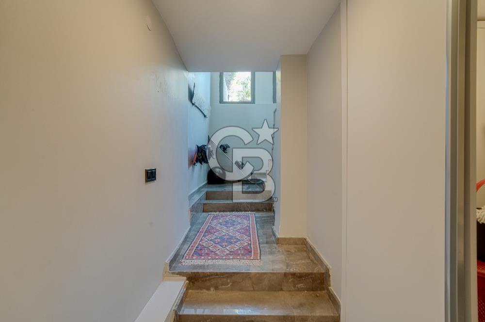 ÇEŞME MUSALLADA ÖNÜ AÇIK | 180 M² NET | GENİŞ HAVUZLU VİLLA