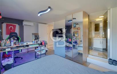 ÇEŞME MUSALLADA ÖNÜ AÇIK | 180 M² NET | GENİŞ HAVUZLU VİLLA