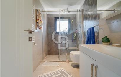 ÇEŞME MUSALLADA ÖNÜ AÇIK | 180 M² NET | GENİŞ HAVUZLU VİLLA