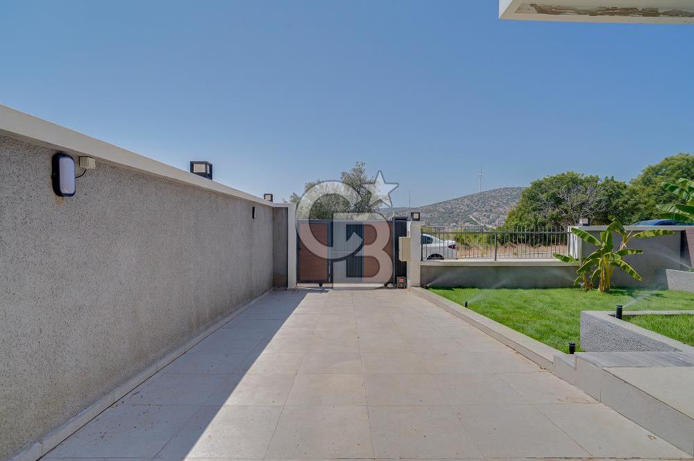 ÇEŞME MUSALLADA ÖNÜ AÇIK | 180 M² NET | GENİŞ HAVUZLU VİLLA