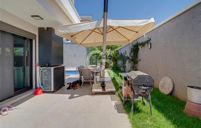 ÇEŞME MUSALLADA ÖNÜ AÇIK | 180 M² NET | GENİŞ HAVUZLU VİLLA
