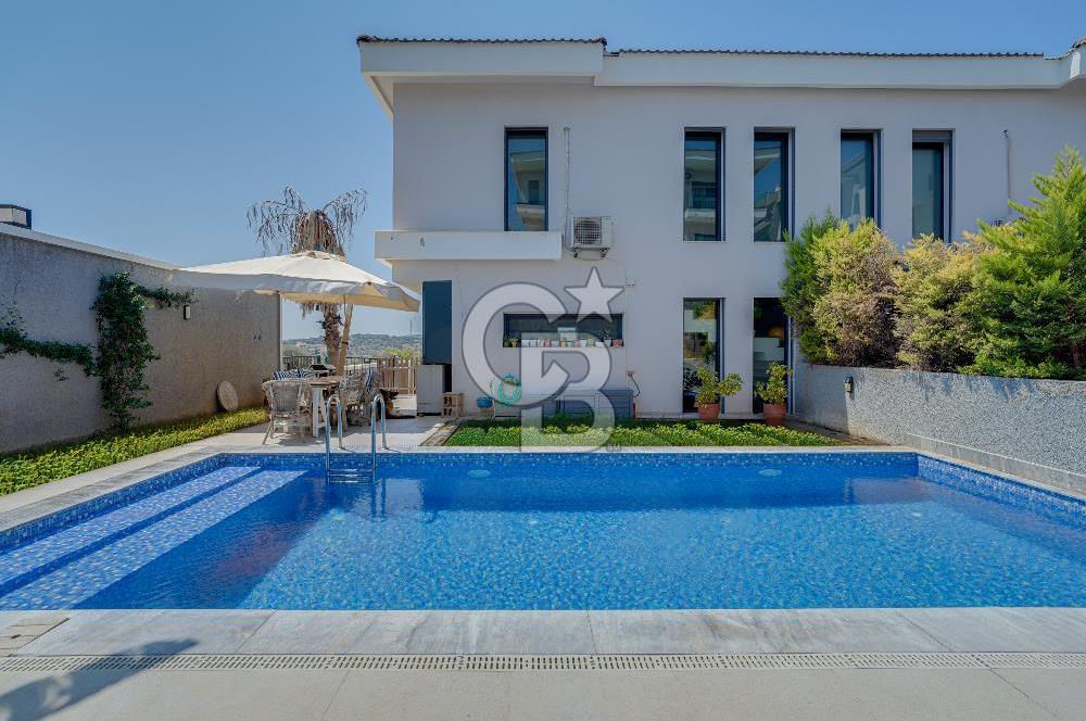 ÇEŞME MUSALLADA ÖNÜ AÇIK | 180 M² NET | GENİŞ HAVUZLU VİLLA