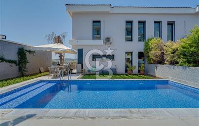 ÇEŞME MUSALLADA ÖNÜ AÇIK | 180 M² NET | GENİŞ HAVUZLU VİLLA