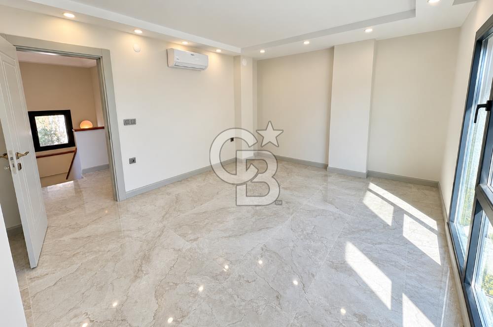 KÜÇÜKKUYU MIHLIDA DENİZE 200 METRE 206 M² 4+1 MÜSTAKİL VİLLA
