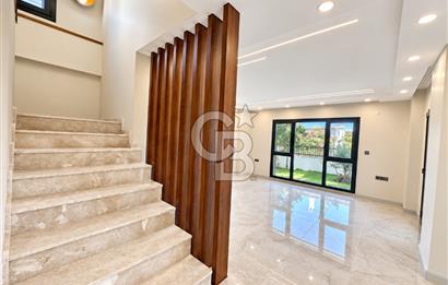 KÜÇÜKKUYU MIHLIDA DENİZE 200 METRE 206 M² 4+1 MÜSTAKİL VİLLA