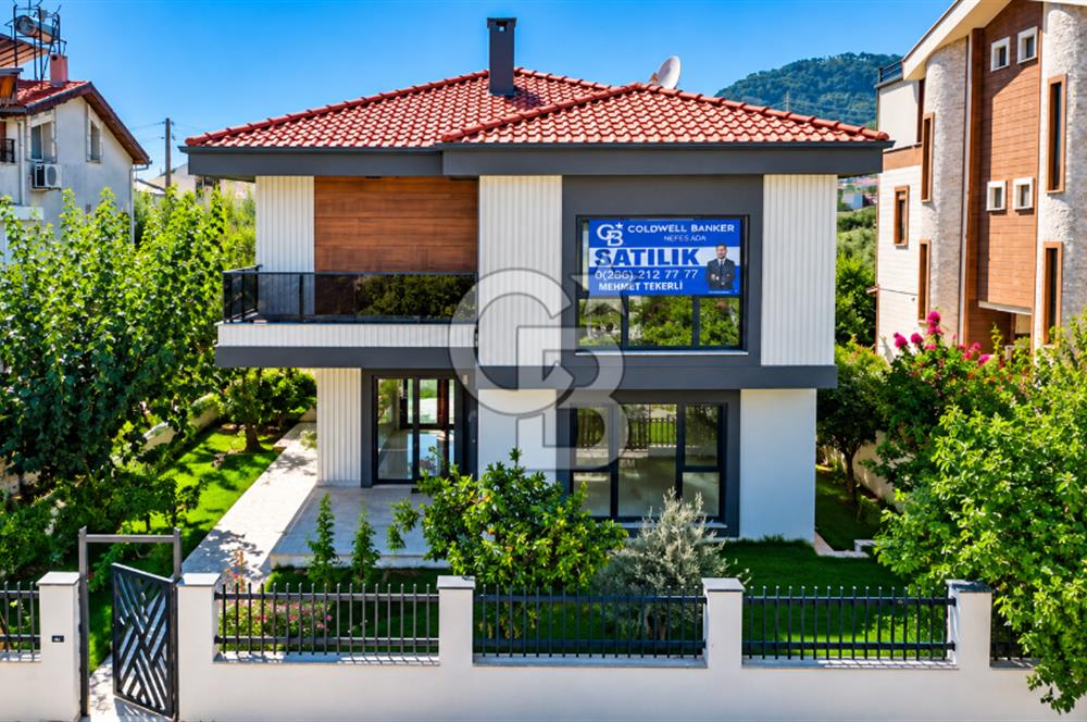 KÜÇÜKKUYU MIHLIDA DENİZE 200 METRE 206 M² 4+1 MÜSTAKİL VİLLA