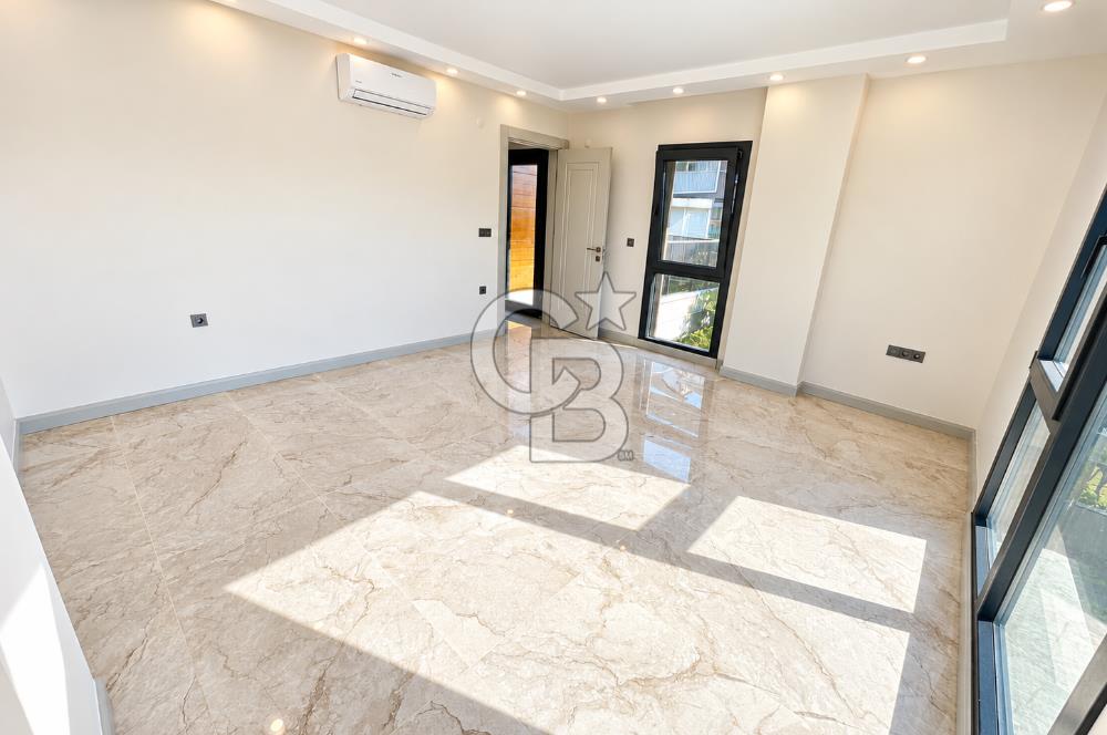 KÜÇÜKKUYU MIHLIDA DENİZE 200 METRE 206 M² 4+1 MÜSTAKİL VİLLA